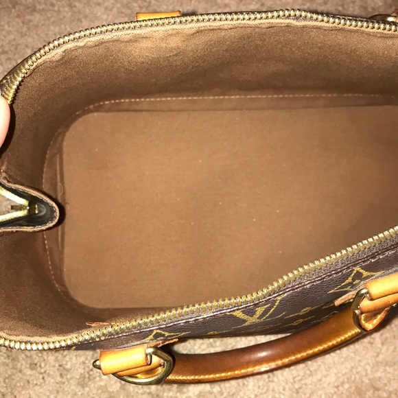 ✨SOLD✨Authentic Louis Vuitton Alma - Picture 4 of 8